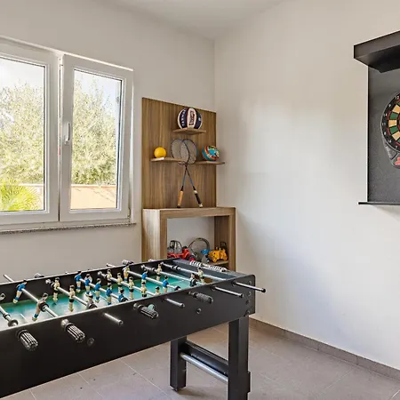 Vesna For 6 Persons Near With 32 M2 Private Pool, Kids Playground & Free Bikes 빌라 *