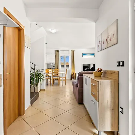 Vesna For 6 Persons Near With 32 M2 Private Pool, Kids Playground & Free Bikes * Пула