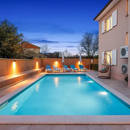 Вилла Vesna For 6 Persons Near With 32 M2 Private Pool, Kids Playground & Free Bikes *