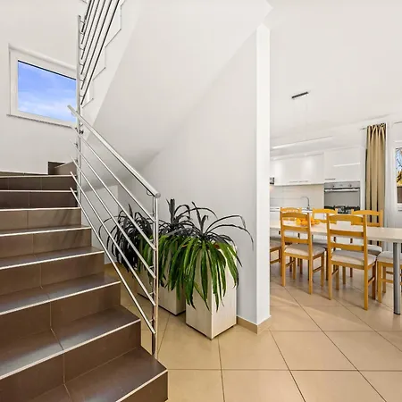 Vesna For 6 Persons Near With 32 M2 Private Pool, Kids Playground & Free Bikes Вилла