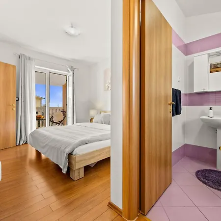 Vesna For 6 Persons Near With 32 M2 Private Pool, Kids Playground & Free Bikes * Пула
