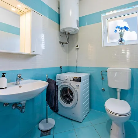 Vesna For 6 Persons Near With 32 M2 Private Pool, Kids Playground & Free Bikes * Пула