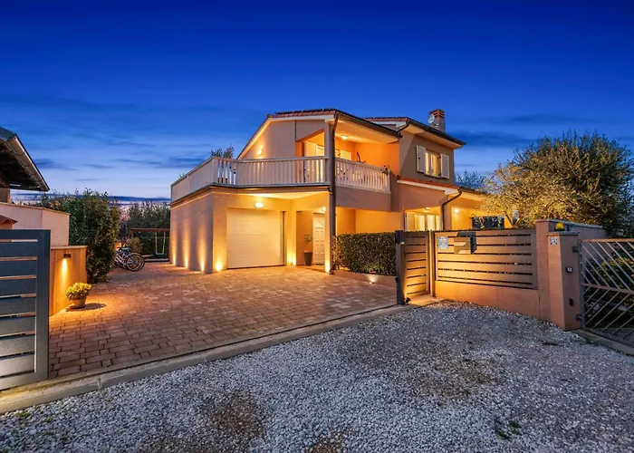 Vesna For 6 Persons Near With 32 M2 Private Pool, Kids Playground & Free Bikes 빌라 *