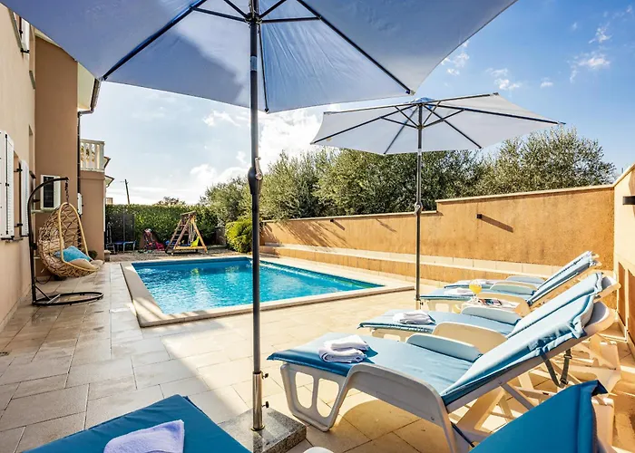 빌라 Vesna For 6 Persons Near With 32 M2 Private Pool, Kids Playground & Free Bikes