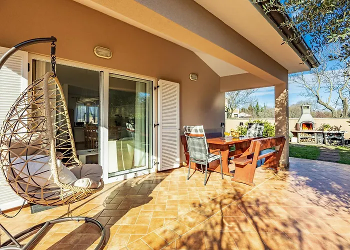 빌라 Vesna For 6 Persons Near With 32 M2 Private Pool, Kids Playground & Free Bikes *