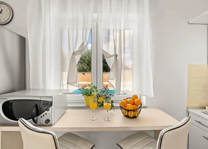 Vesna For 6 Persons Near With 32 M2 Private Pool, Kids Playground & Free Bikes 빌라