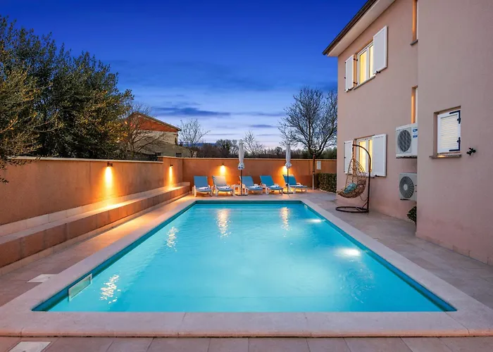 빌라 Vesna For 6 Persons Near With 32 M2 Private Pool, Kids Playground & Free Bikes *