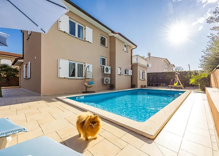 Vesna For 6 Persons Near With 32 M2 Private Pool, Kids Playground & Free Bikes 빌라 *