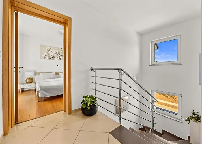 빌라 Vesna For 6 Persons Near With 32 M2 Private Pool, Kids Playground & Free Bikes *