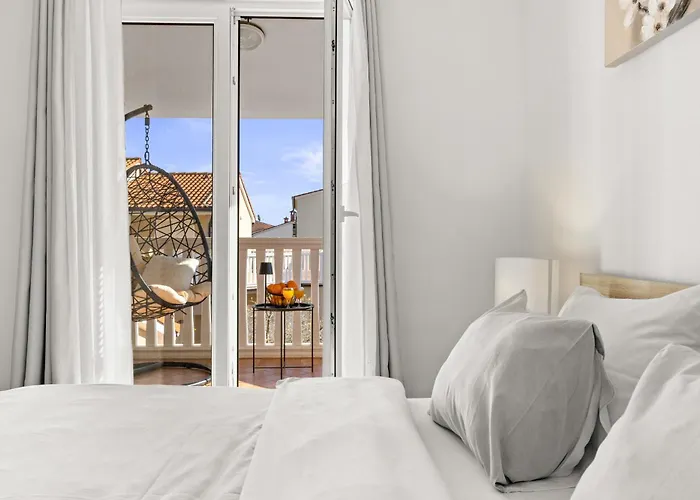 Vesna For 6 Persons Near With 32 M2 Private Pool, Kids Playground & Free Bikes 빌라 풀라