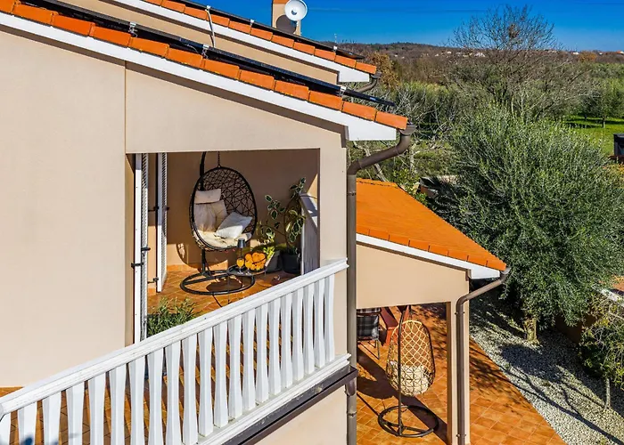 Vesna For 6 Persons Near With 32 M2 Private Pool, Kids Playground & Free Bikes