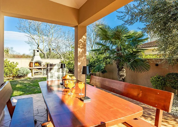 빌라 Vesna For 6 Persons Near With 32 M2 Private Pool, Kids Playground & Free Bikes