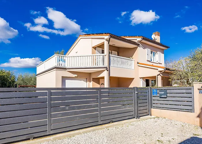 Vesna For 6 Persons Near With 32 M2 Private Pool, Kids Playground & Free Bikes 빌라 풀라